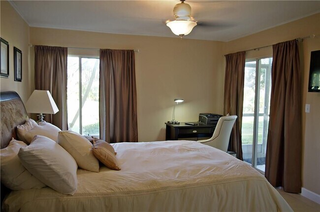Foto del edificio - 320 NW 67th St