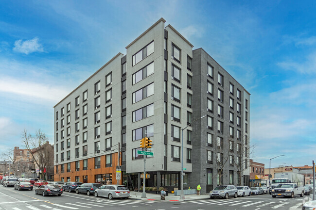 Building Photo - Park Avenue Apartments