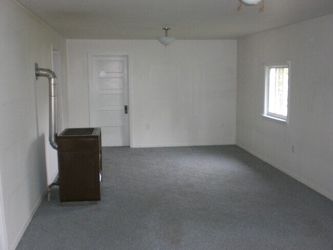 Building Photo - 711 E Princeton Ave