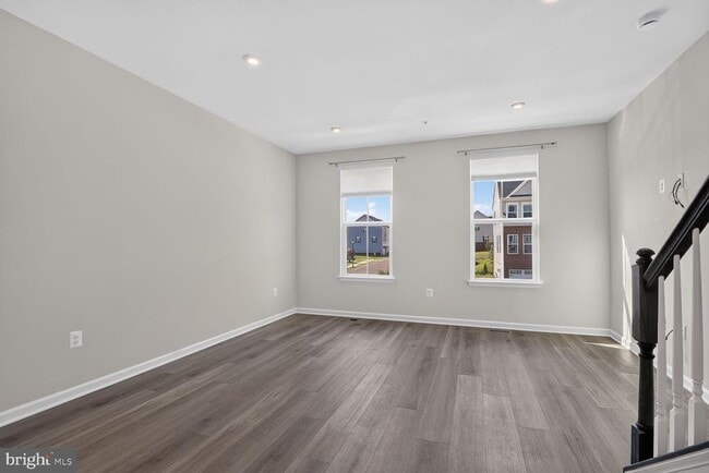 Building Photo - 168 Woodgate Cir