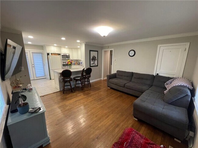 Foto del edificio - 737 Sunnybrook Dr