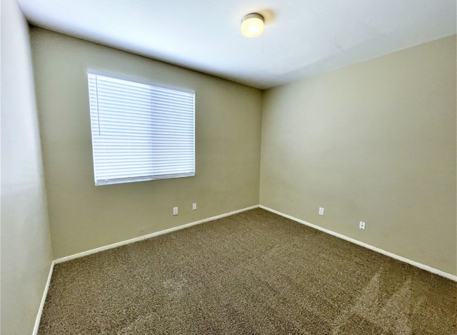 Building Photo - 42516 Coronet Ct