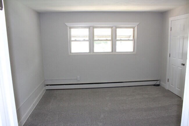 Bedroom 1 - 214 S Apple St