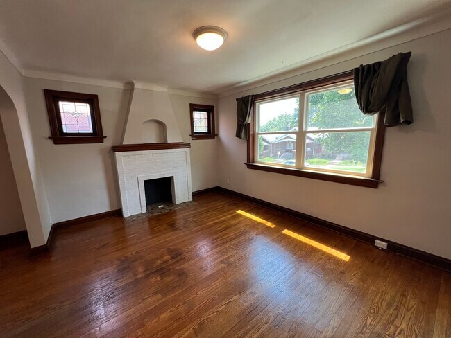Foto del edificio - 4035 Fairview Ave