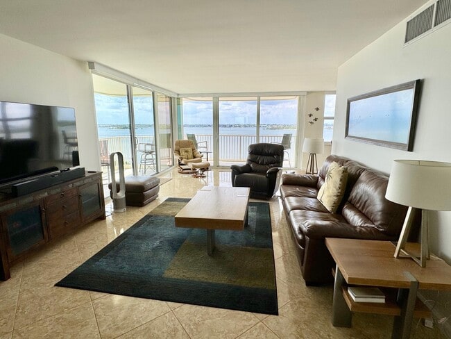 Building Photo - 5480 N Ocean Dr