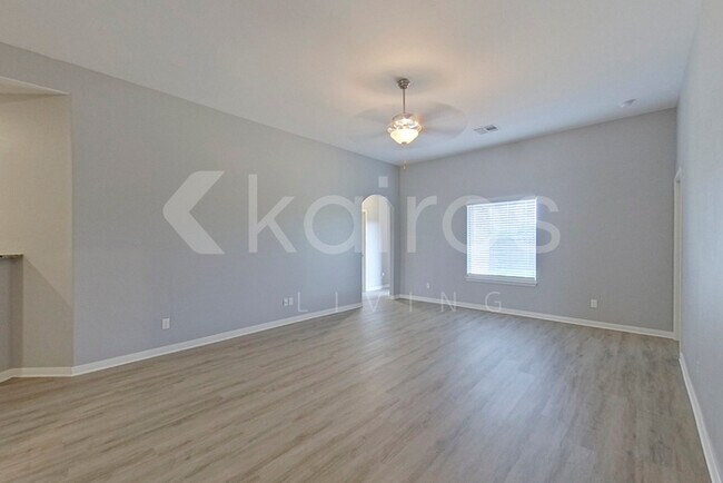 Foto del edificio - 313 E Georgia Terrace