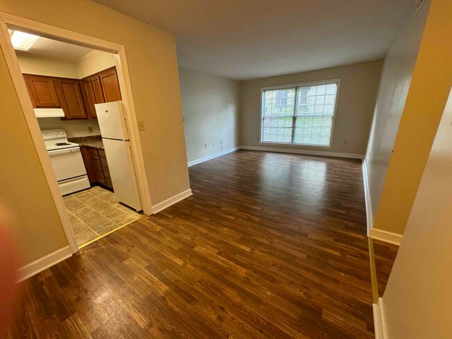 Building Photo - 1801 Marion Manor Dr