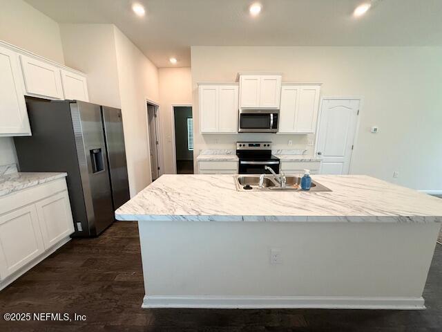 Foto del edificio - 8118 Meadow Walk Ln