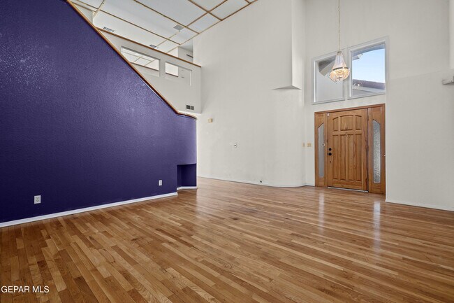 Foto del edificio - 624 Skydale Dr