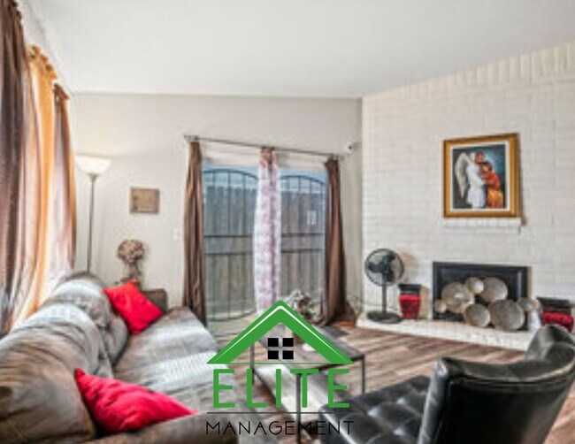 Building Photo - Charming 3-Bedroom Duplex in North Highlan...