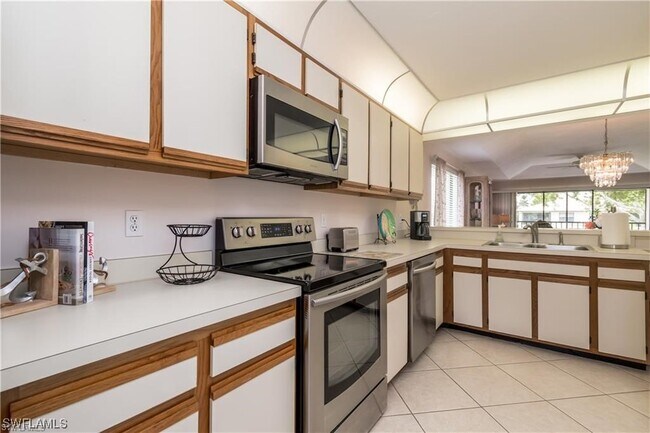 Building Photo - 4211 Chantelle Dr