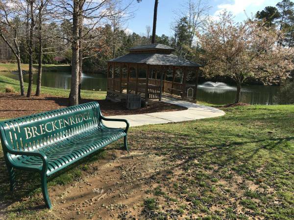 Foto principal - 404 Walnut Woods Dr