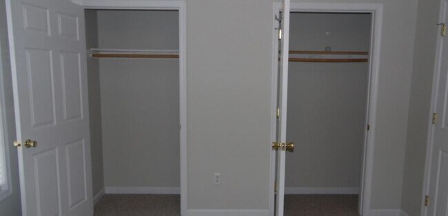 Building Photo - 1777 Blue Ridge Road Unit A