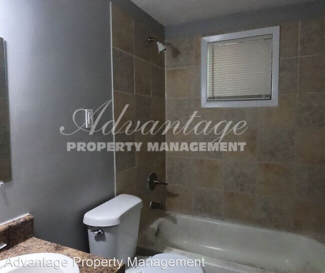 Building Photo - 4 br, 3 bath House - 1487 Old Hickory Rd.