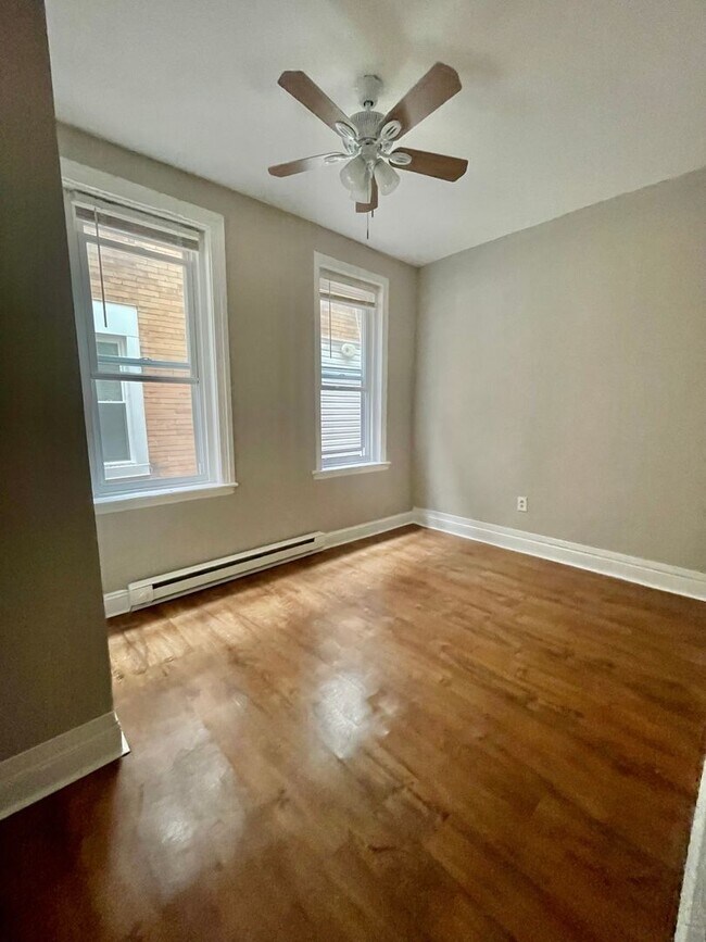 Foto del edificio - 6024 Catharine St.