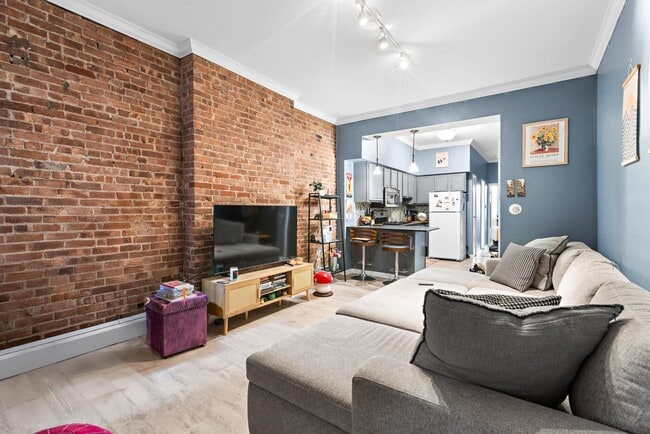 Building Photo - 263 1st St