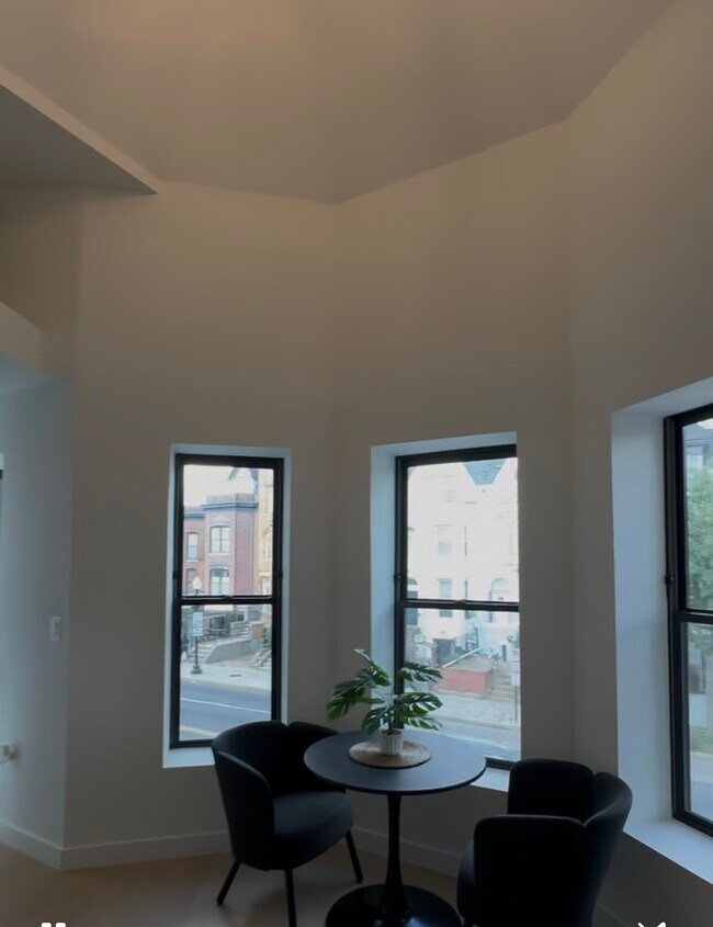 Foto del edificio - 304 Florida Ave NW