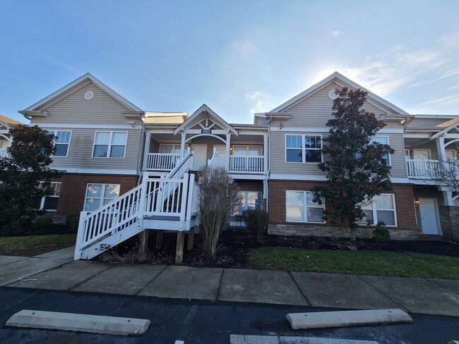 Building Photo - 3802 Falcon Crest Dr #125