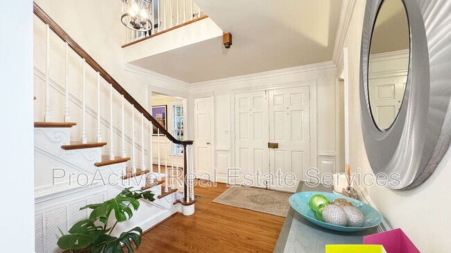 Photo - 509 Cavalier Dr House