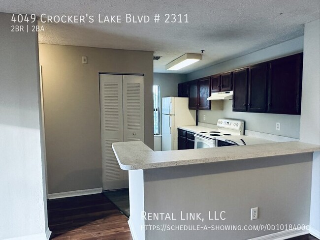Foto del edificio - 4049 Crockers Lake Blvd