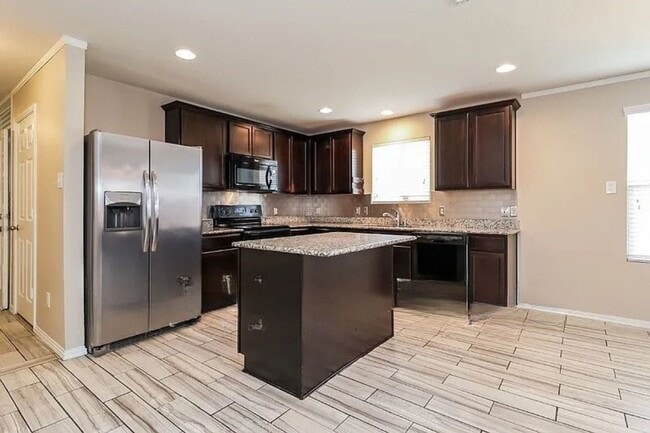 Foto del edificio - 1601 Megan Creek Dr