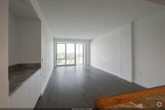 Building Photo - 320 Adolphus Ave