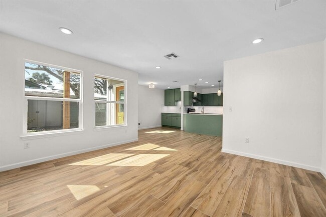 Building Photo - 3904 Tonkawa Trail