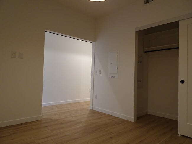 Building Photo - 660 Cawston Ave
