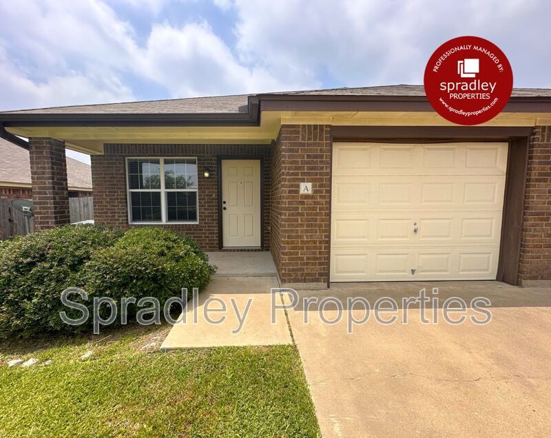 Primary Photo - 619A Karey Dr