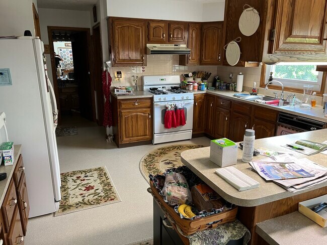 Kitchen - 3951 Lake Vista Rd