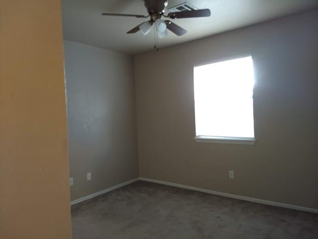 Building Photo - 202 S Timbercrest Ct