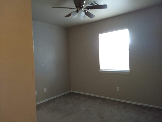 Foto del edificio - 202 S Timbercrest Ct