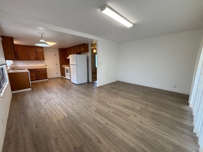 Foto del edificio - [4 Bed 2 Bath] Single Family Home with Large Backyard in Prime Aiea Location