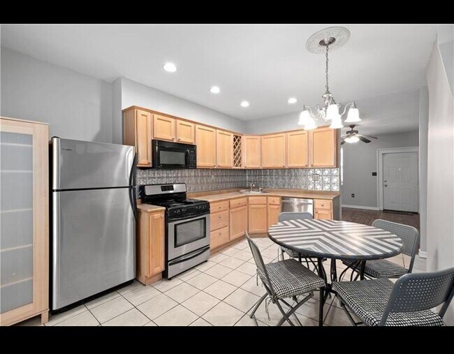 Building Photo - 98 S 26th St