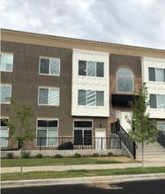 Building Photo - 365 W 1000 S