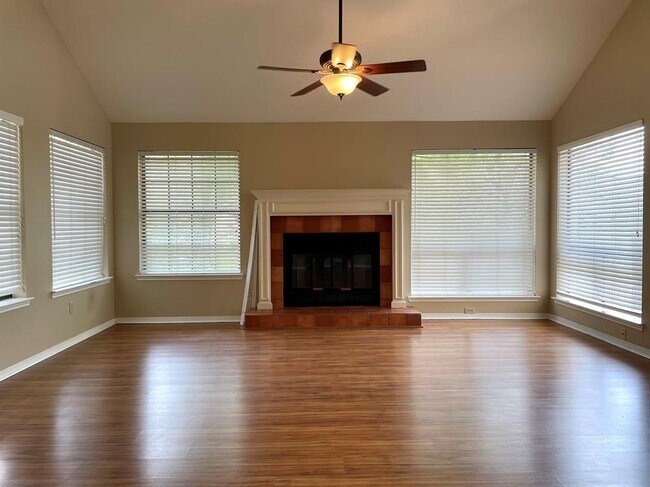Foto del edificio - 9005 Scottish Pastures Dr