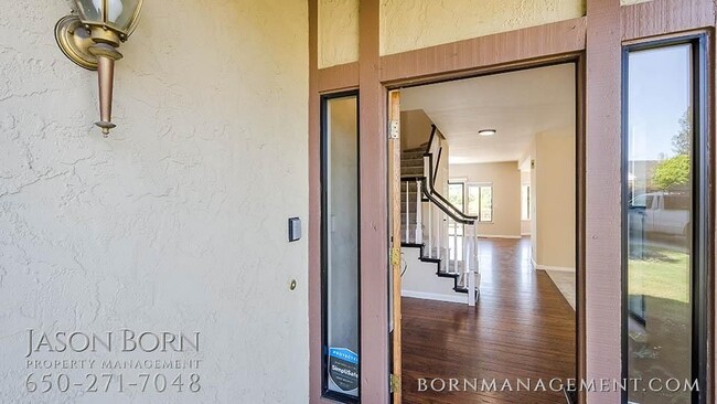 Building Photo - 35 Woodhill Dr