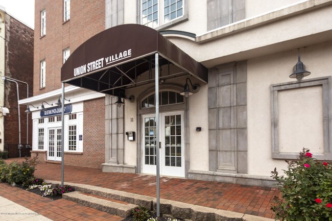 Foto del edificio - 11 Wharf Ave