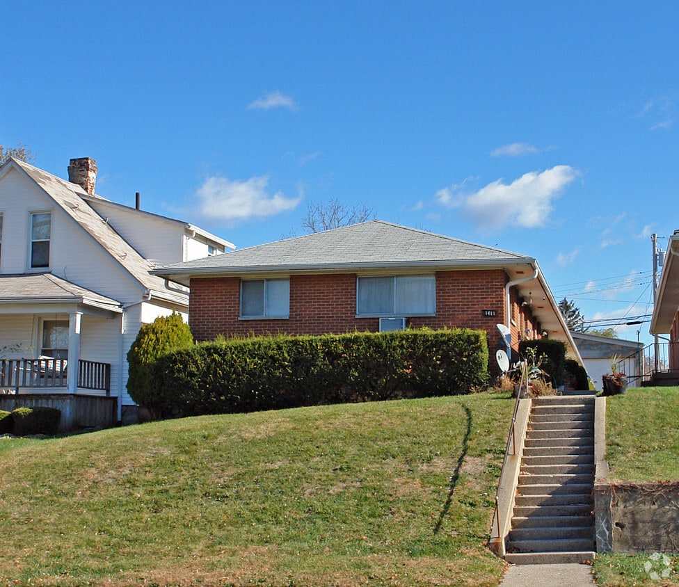 Primary Photo - 1418 John Glenn Rd