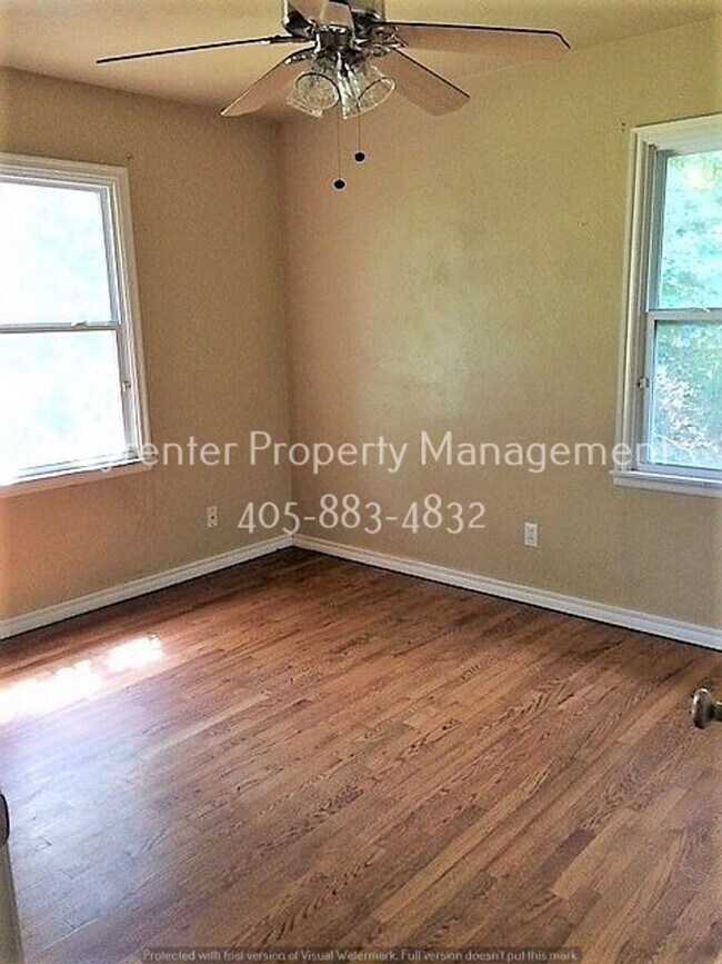 Foto del edificio - Renovated 3 Bedroom close to OU Campus!! LAWNCARE INCLUDED!!