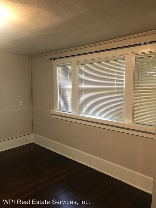 Foto del edificio - 1 br, 1 bath Apartment - 5609 20TH AVE NE