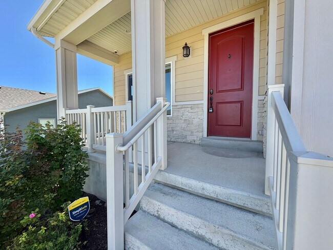Building Photo - 673 W Beth Cir