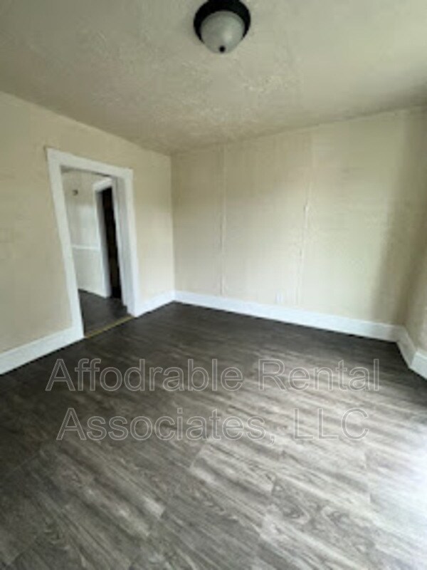 Foto del edificio - 124 W Kassner Pl