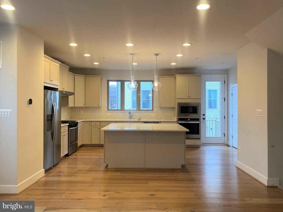 5139 Longstone Way, North Bethesda, MD 20852 Townhome Rentals in