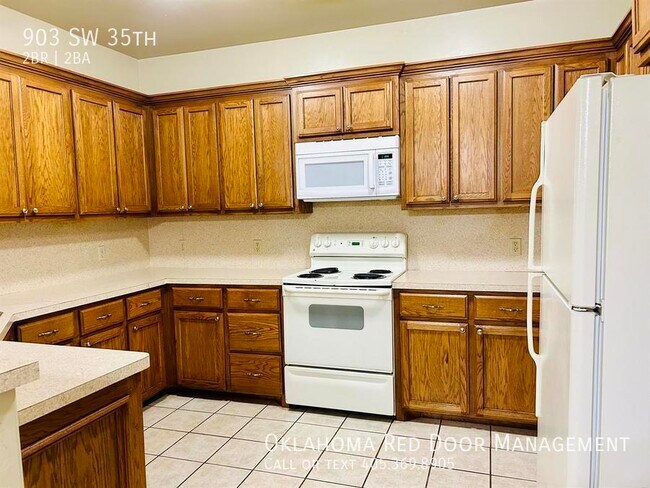 Foto del edificio - 903 SW 35th St