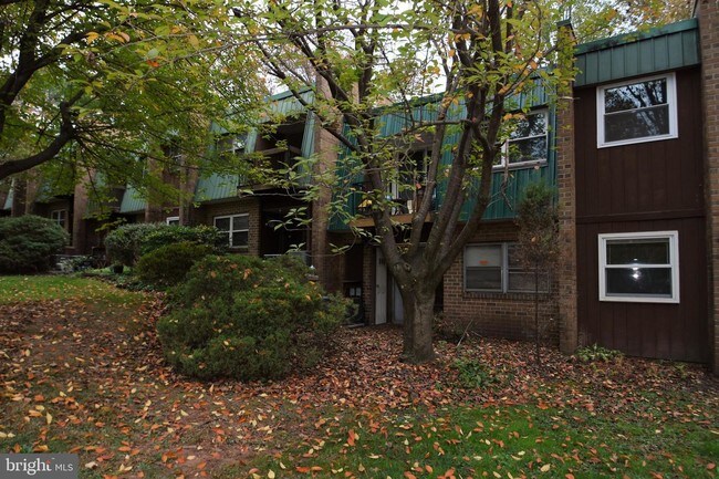 Building Photo - 209 Meadowview Ln