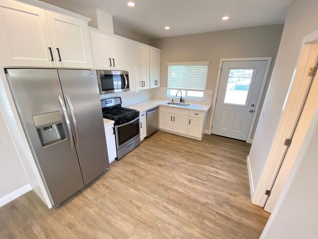 Foto del edificio - 4BD/2BA with designated yard space!