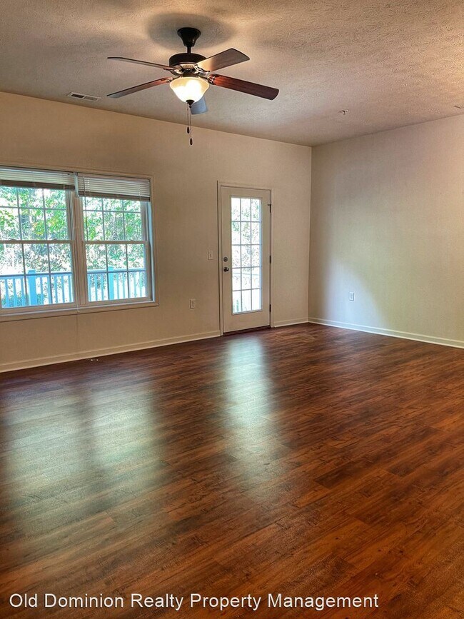 Building Photo - 2 br, 2.5 bath House - 1455 Taylor Grove L...