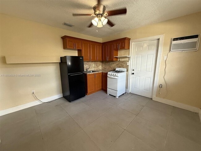 Foto del edificio - 2339 NW 35th St