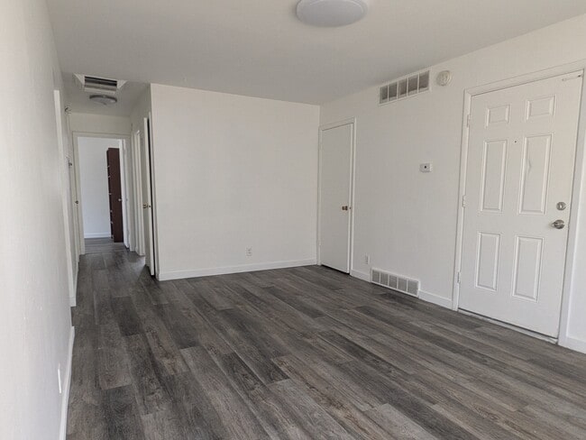 Building Photo - 595 W Tiffany Town Dr